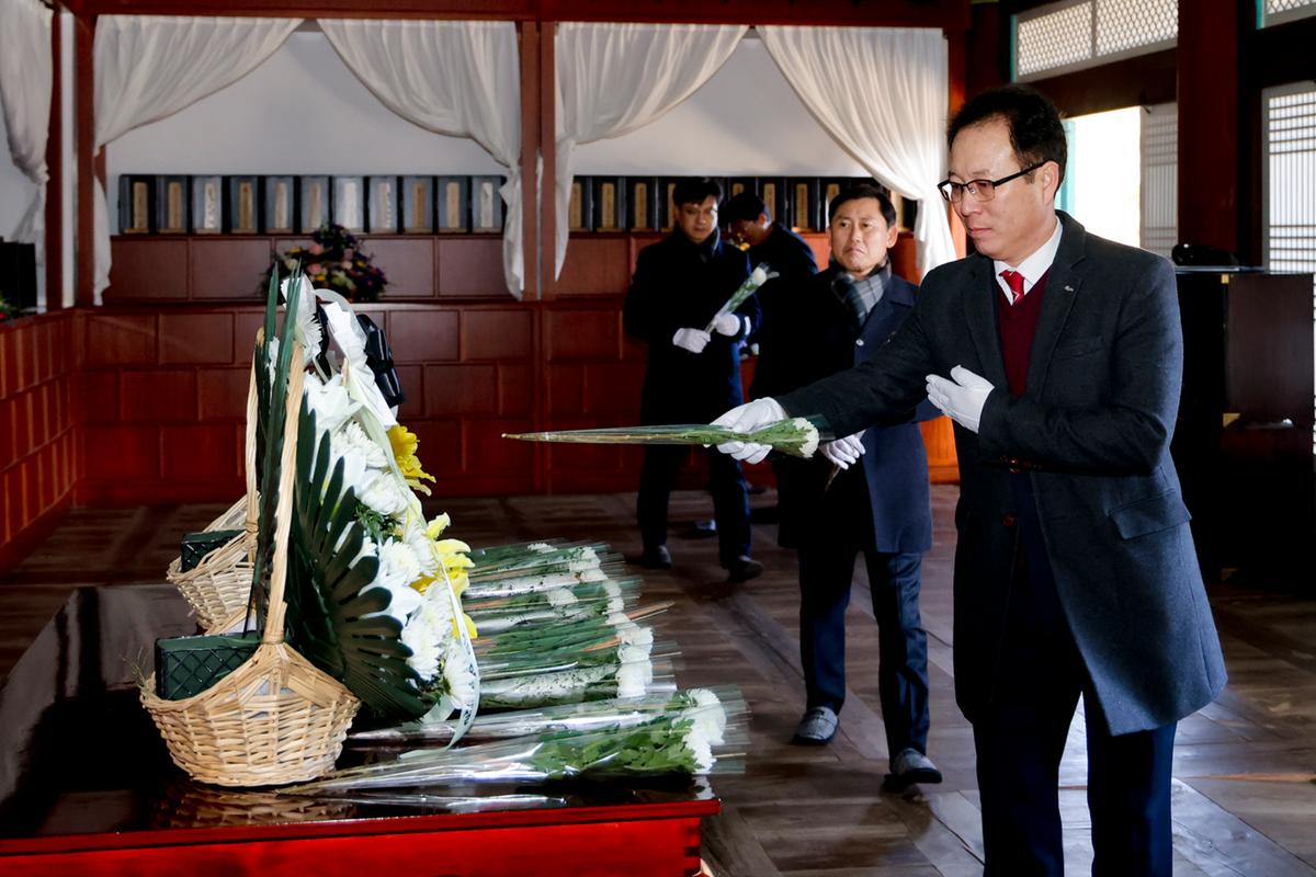 충혼탑,3.1기념탑, 창의사 참배