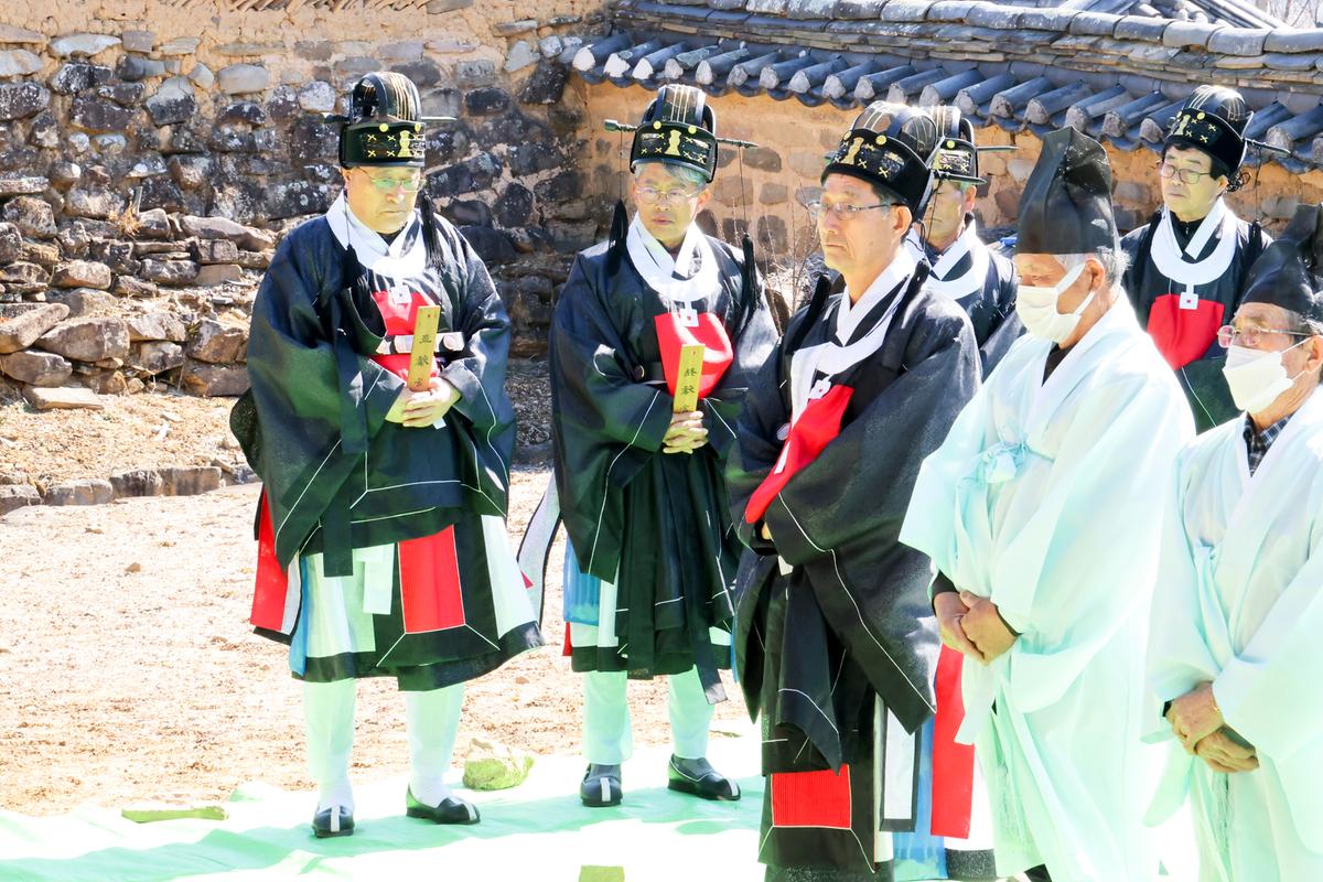 향교 춘기석전대제(춘향제) 봉행
