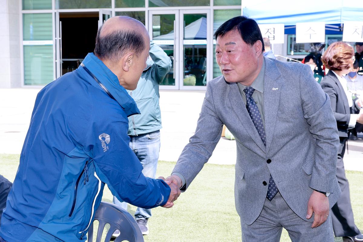 쌍책면 제27회 경로잔치 및 제32회 면민체육대회