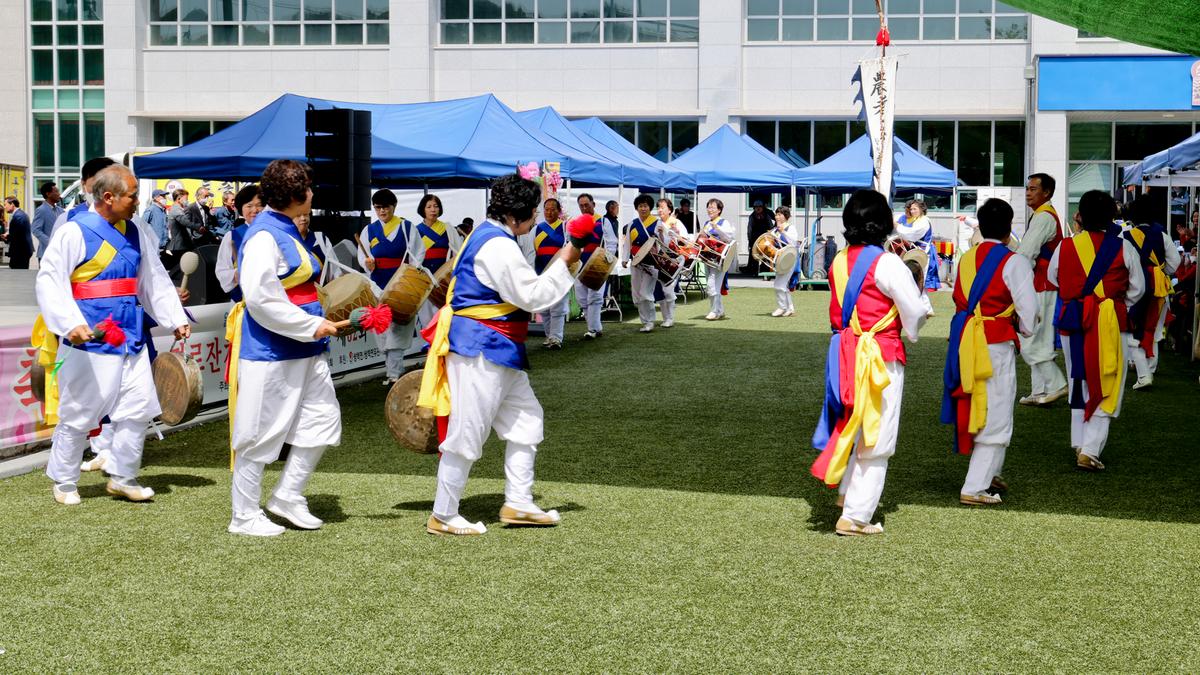 쌍책면 제27회 경로잔치 및 제32회 면민체육대회
