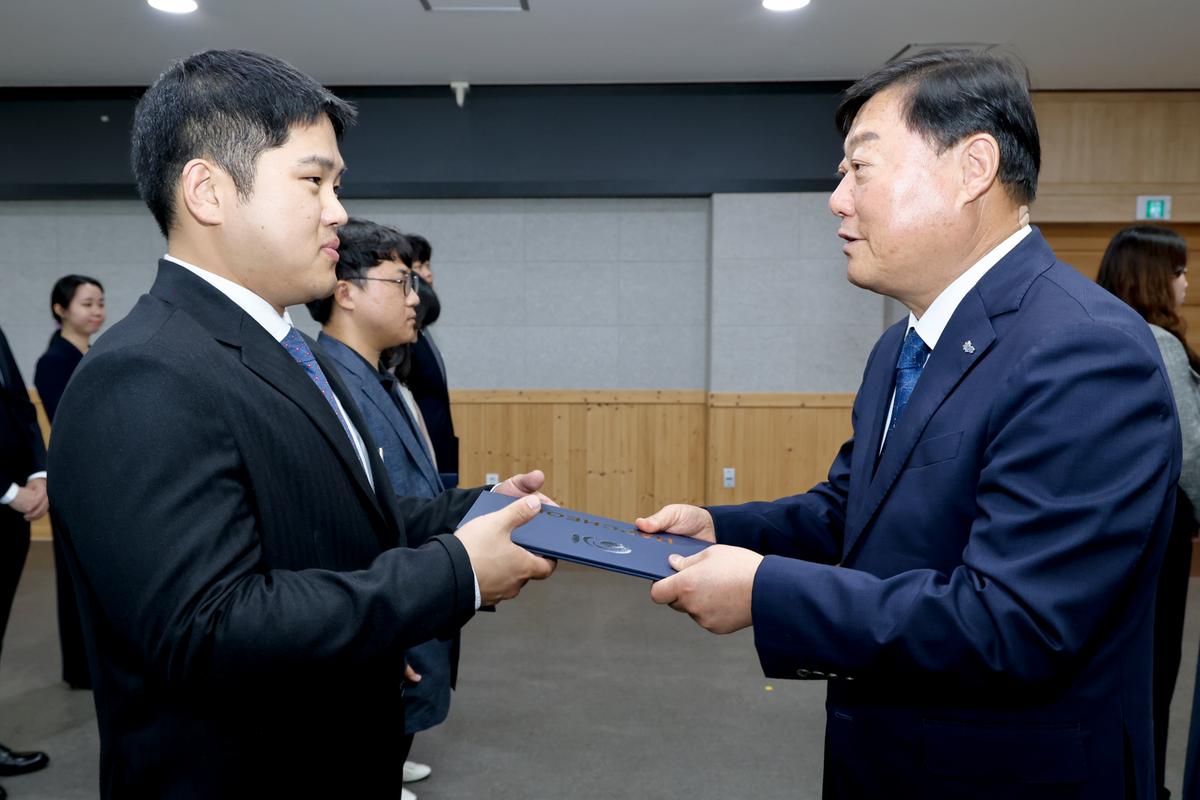 인사발령장 교부
