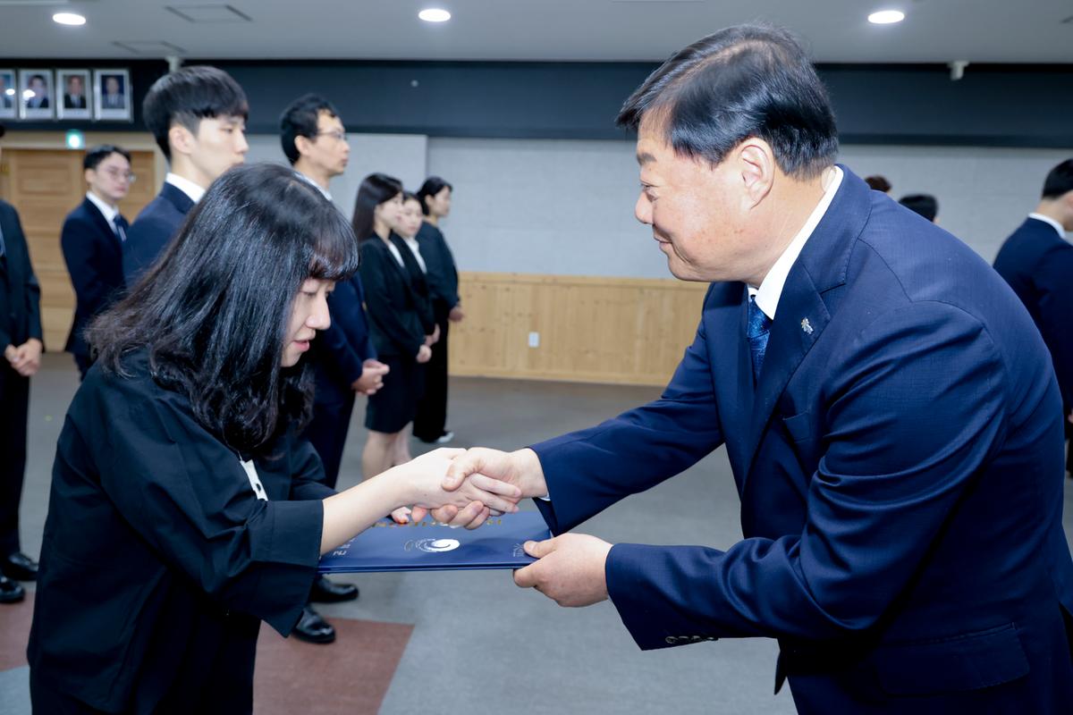 인사발령장 교부