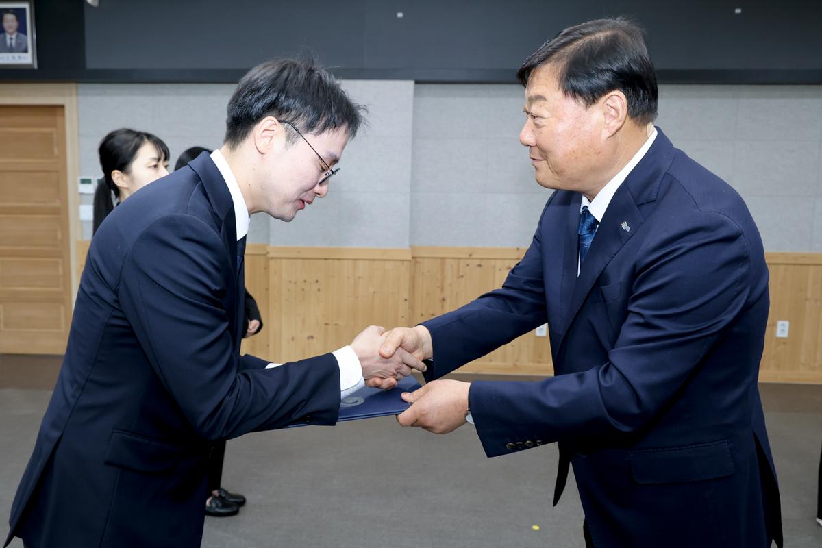인사발령장 교부