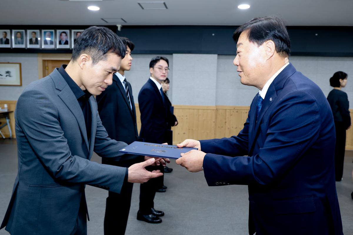 인사발령장 교부