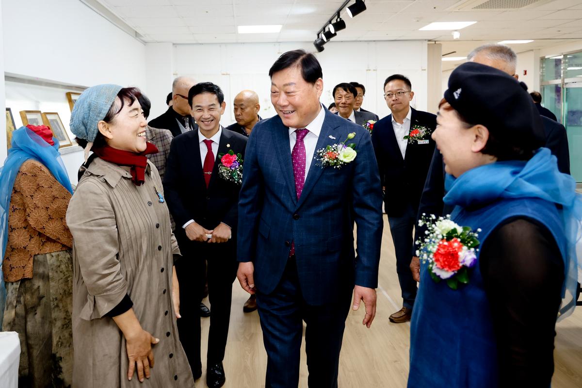 대장경 기록문화축제 전시 관람