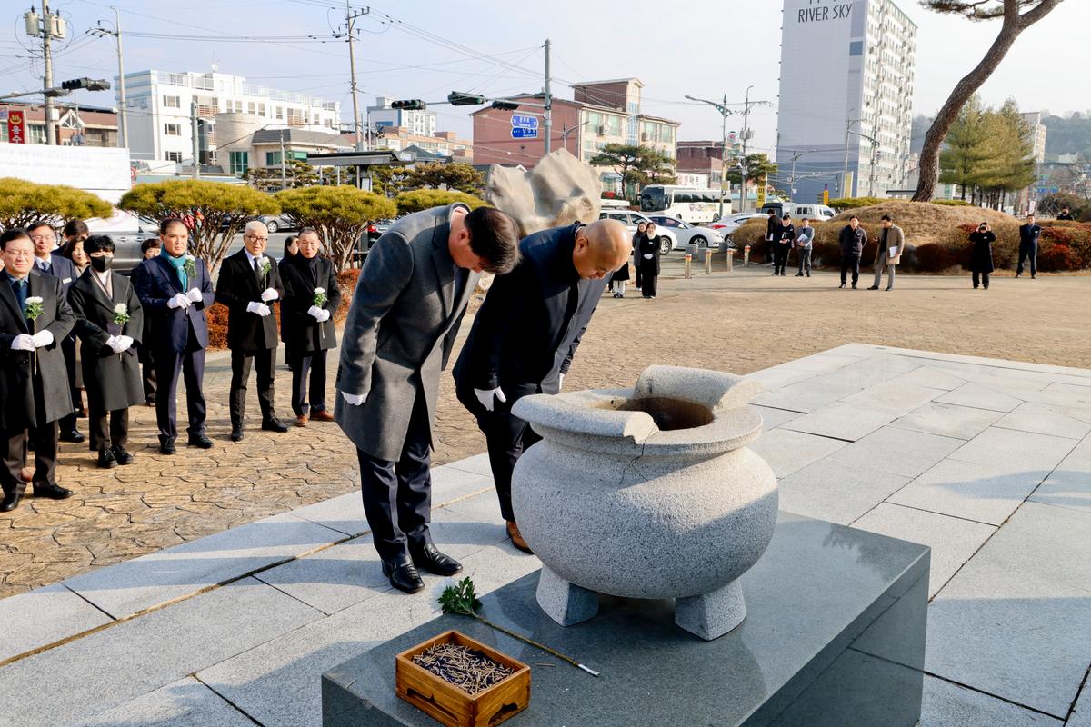 3.1독립운동기념탑 참배
