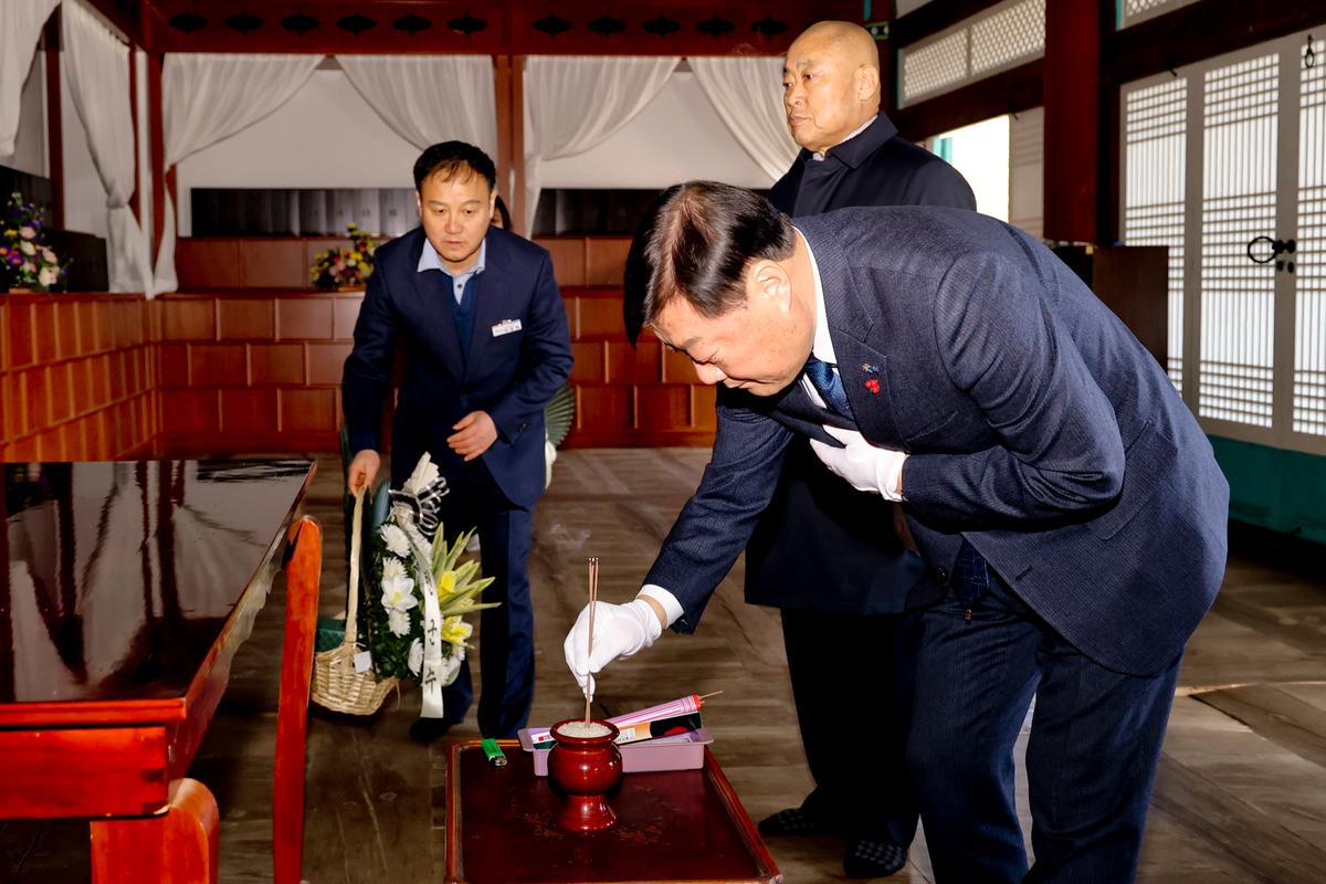 임란창의사 참배