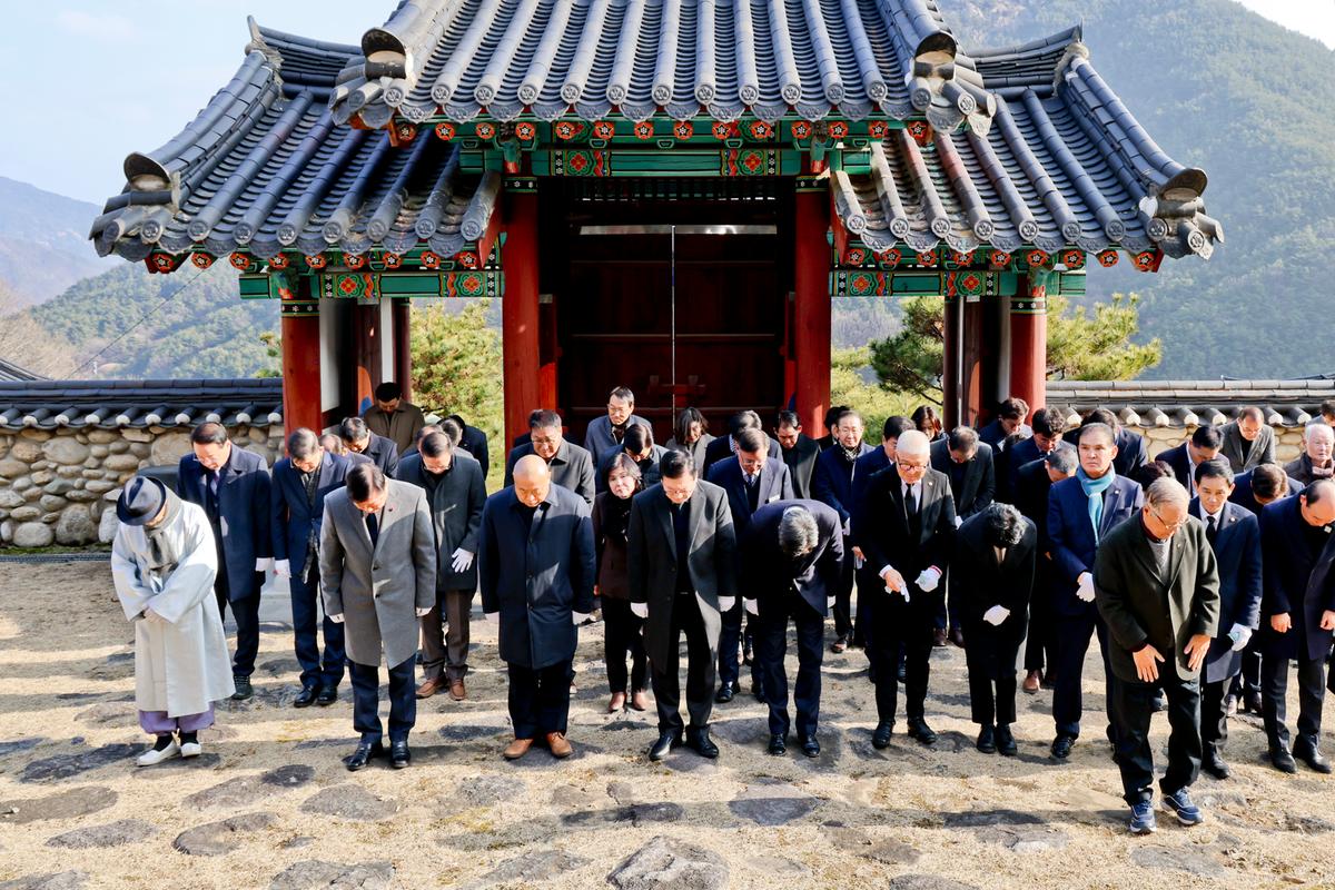 임란창의사 참배