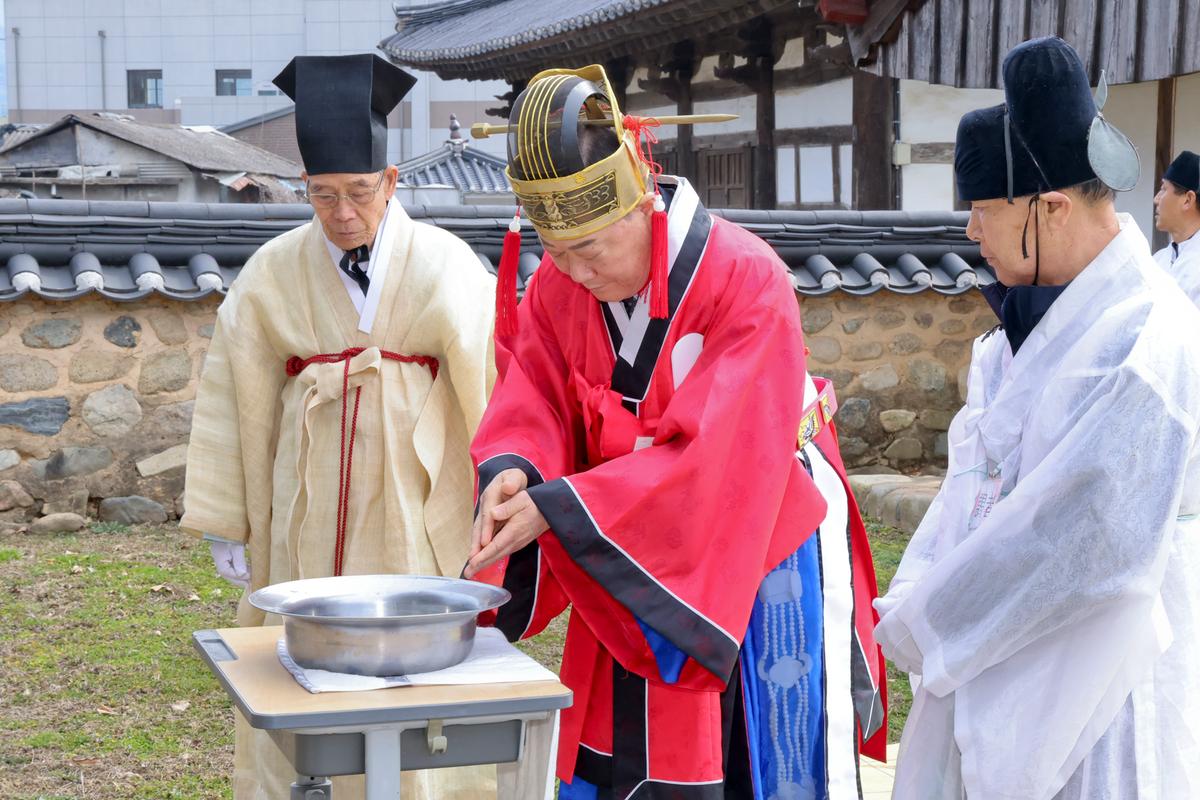 합천향교 춘기석전대제 봉행