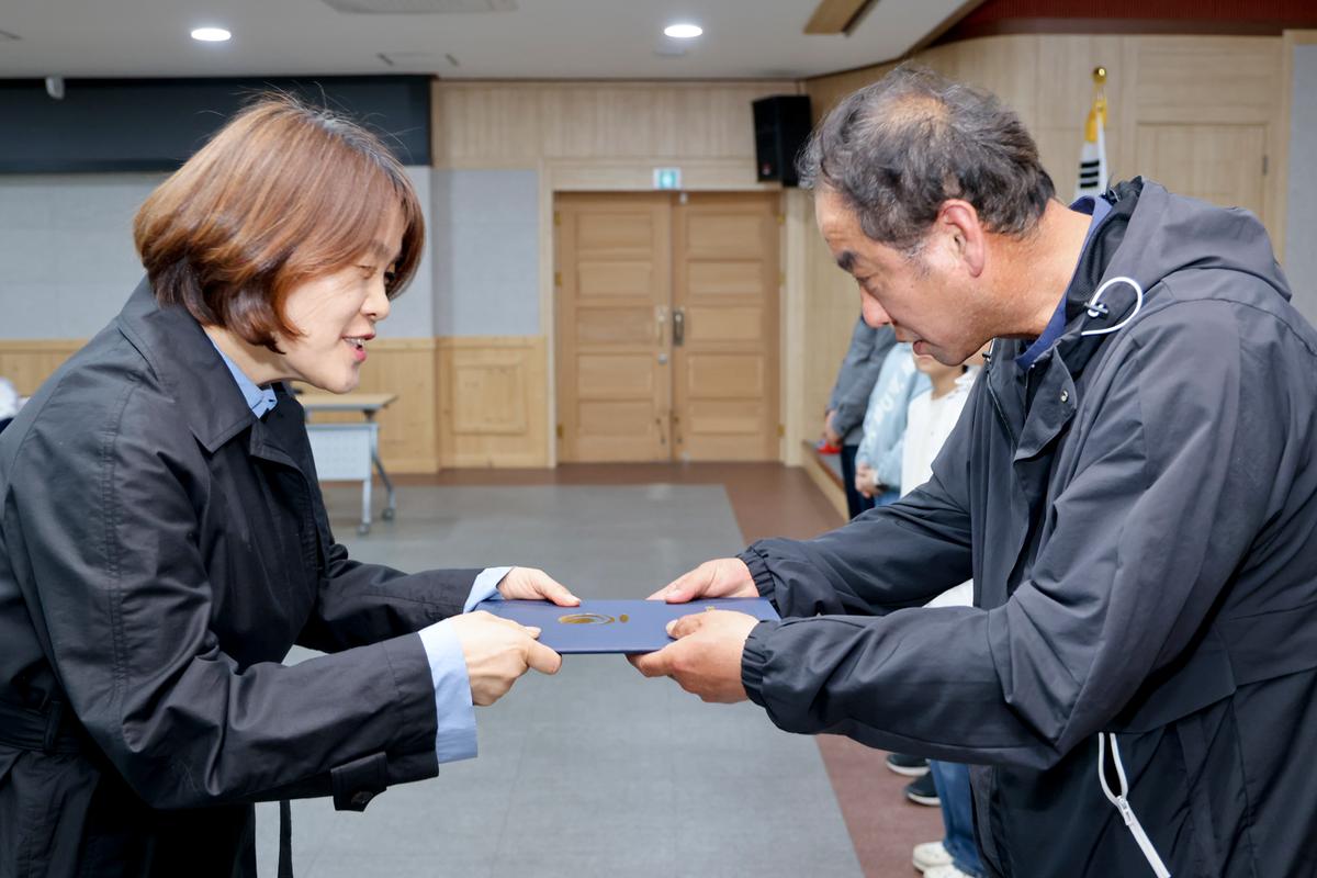 교육발전위원회 2024년 장학증서 수여식