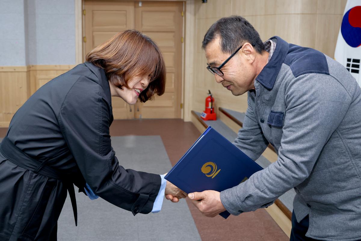 교육발전위원회 2024년 장학증서 수여식