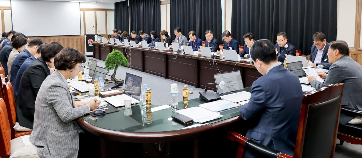 군수 주재 확대 간부회의