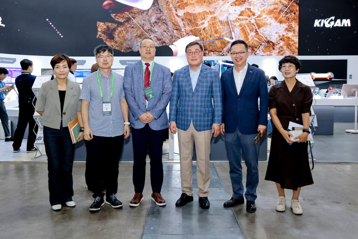 제37회 세계지질과학총회 합천운석충돌구 홍보 부스 방문