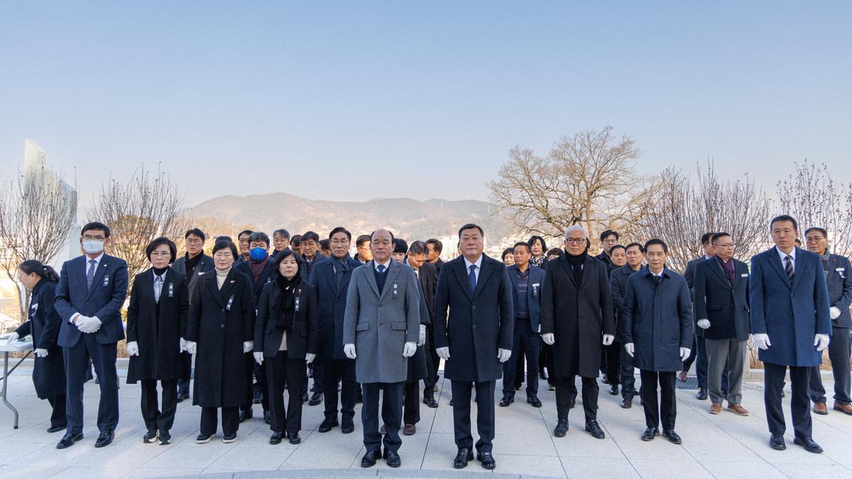 충혼탑 참배
