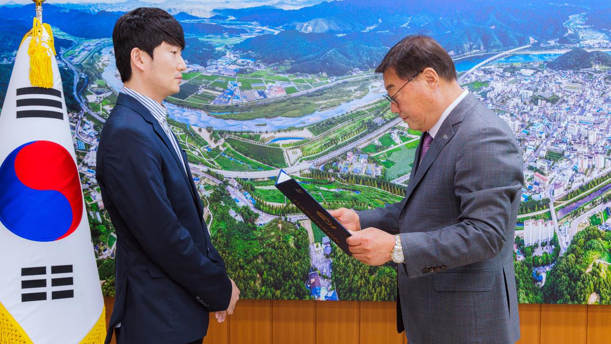 근속승진 대상자 임용장 교부