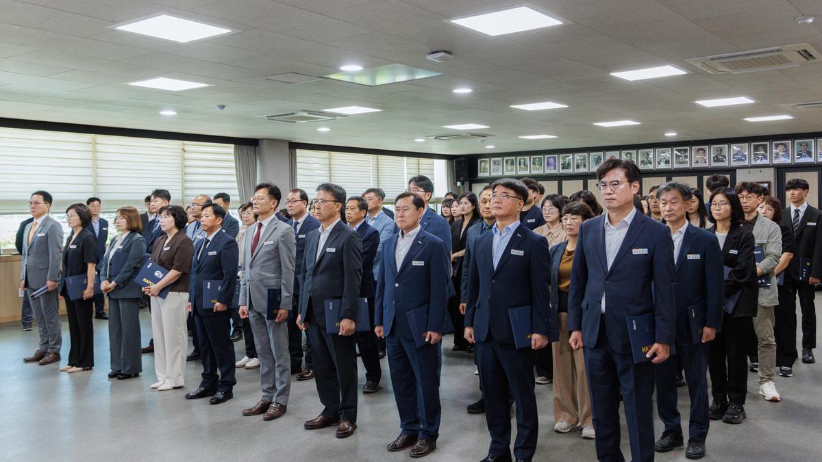 하반기 정기인사 임용장 교부