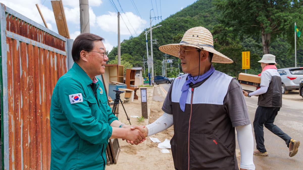 BNK그룹 자원봉사 및 성금기탁