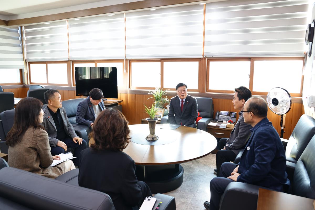  합천읍 주민자치회 성금기탁