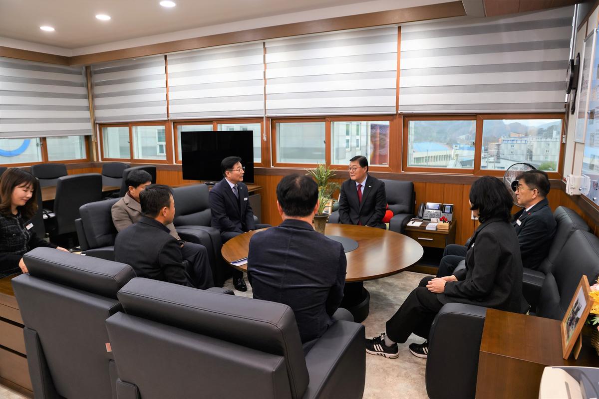 251216 향토인재육성기금 기탁(퇴직 공무원 일동)
