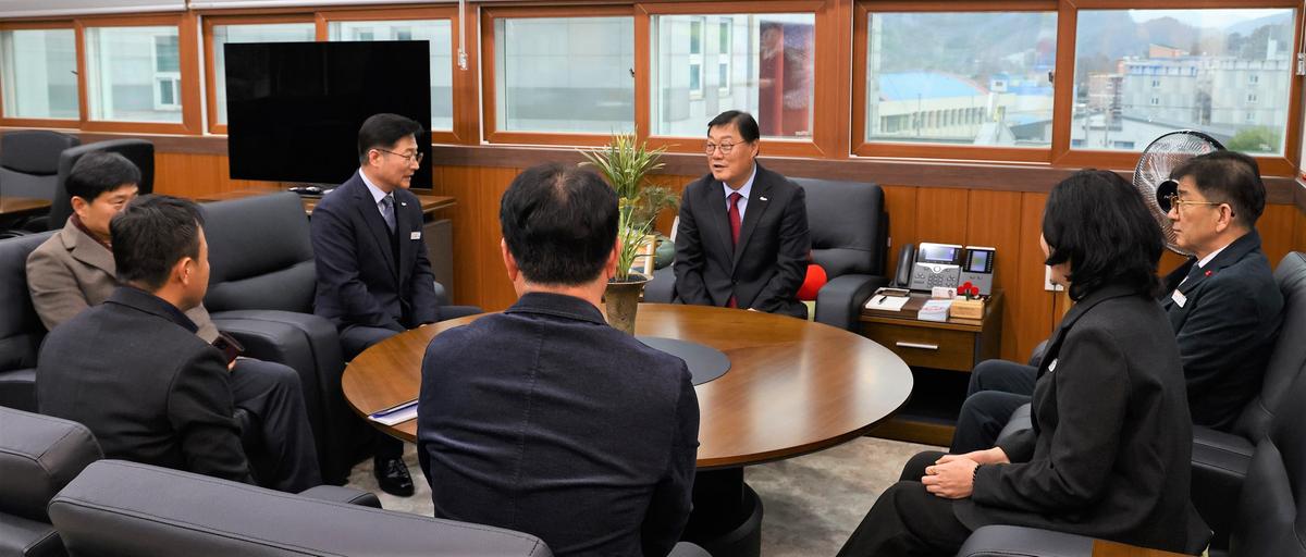 251216 향토인재육성기금 기탁(퇴직 공무원 일동)