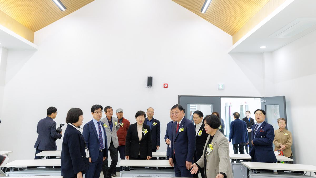 신중년인생이모작지원센터 개관식