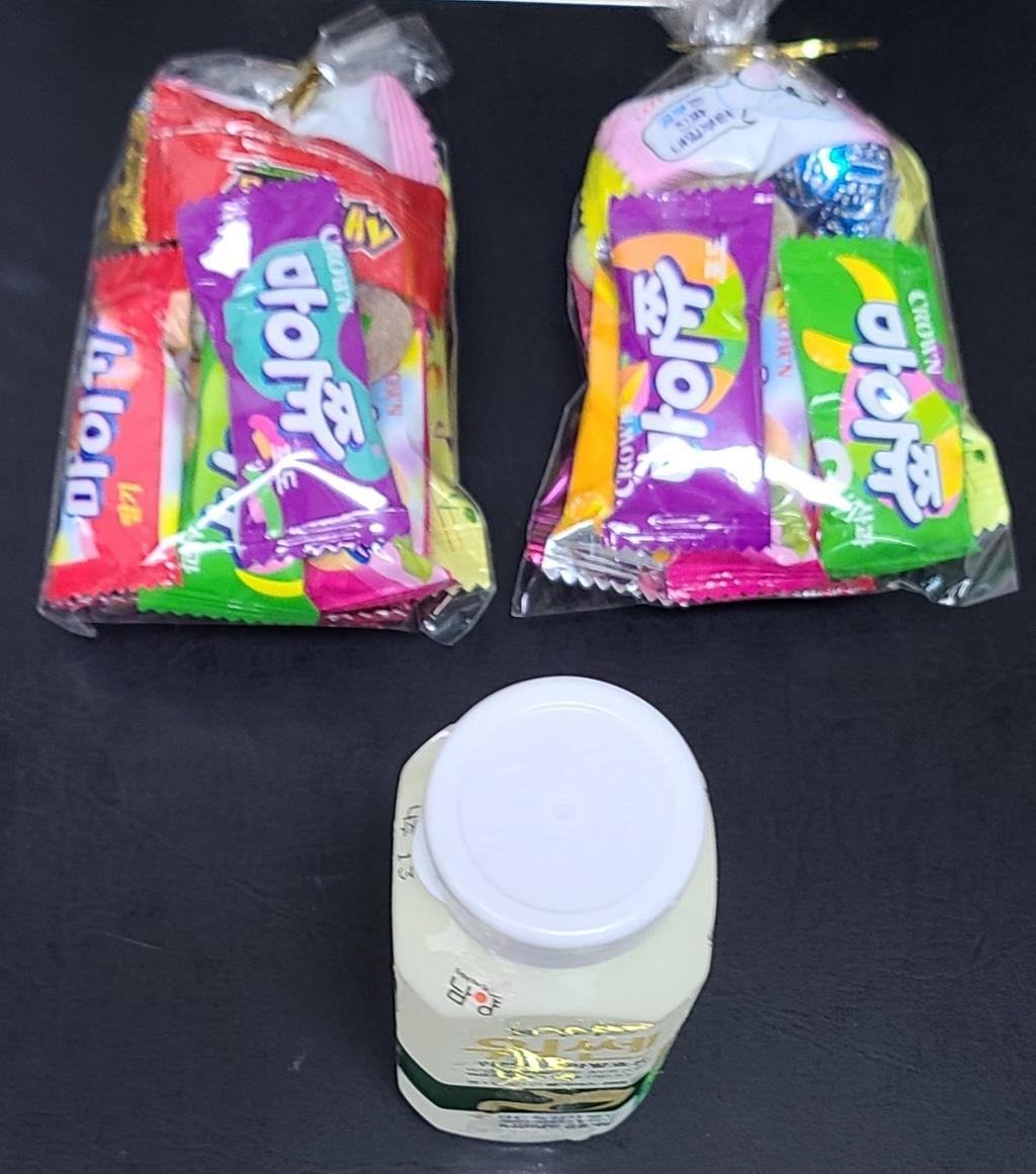 교사에겐 유산권과 봉지 , 아이에겐 이렇게 예쁜 봉지로 나눠줬어요