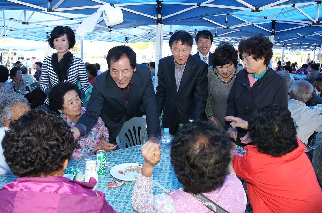 합천군 가회면 노인의날 기념 경로잔치 성대히 열려