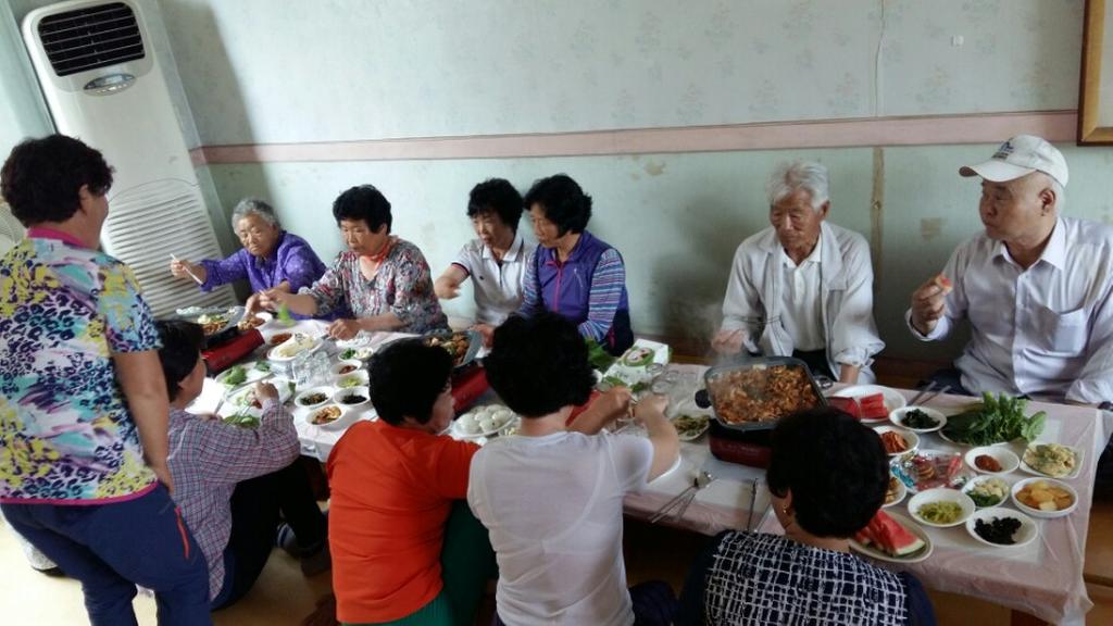 가회면 자원봉사회 독거노인 생신상 차려드리기