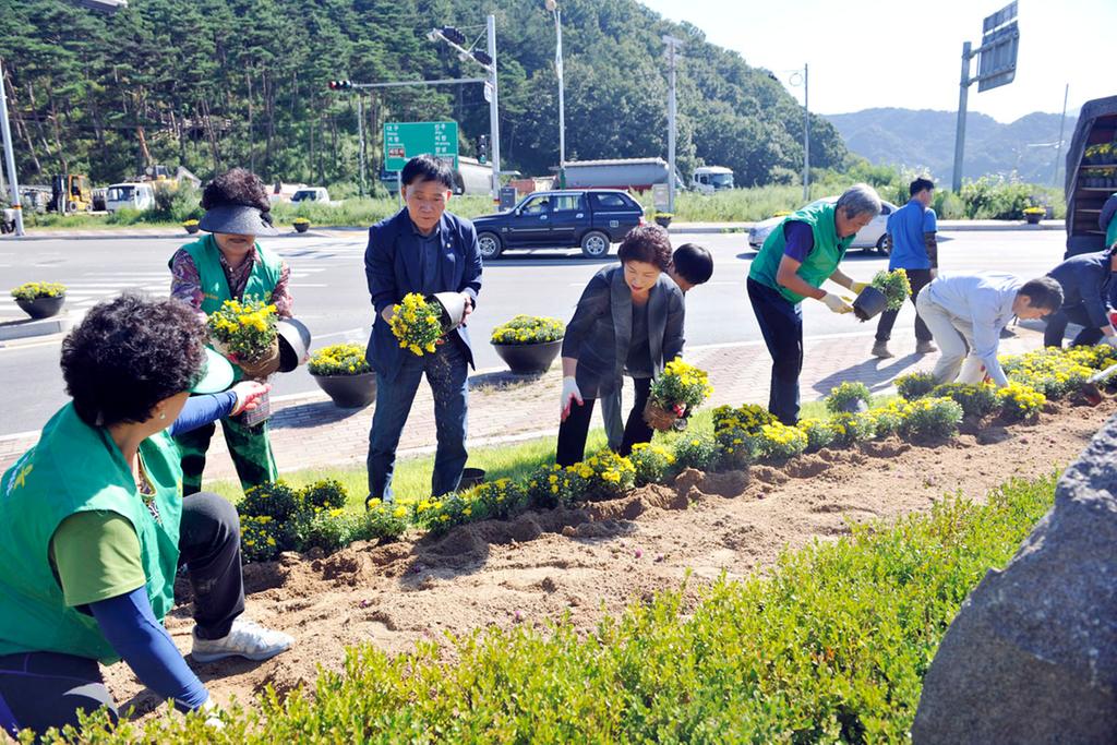 합천군의회 의원들 “후레쉬한 합천만들기”에 동참