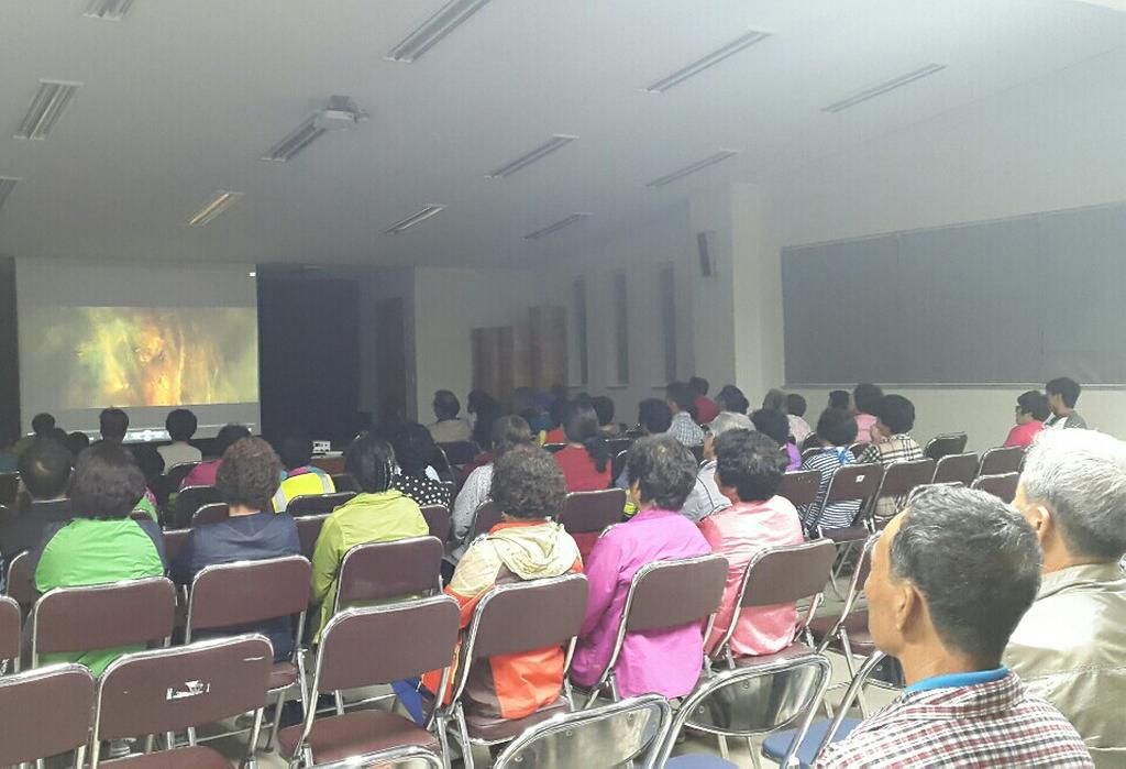 찾아가는 영화 상영에 쌍책면민 큰 감동  