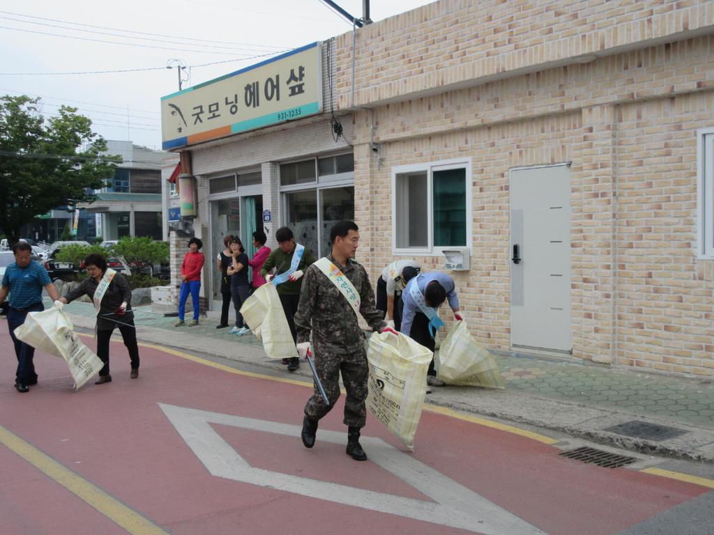 초계면 기관사회단체장 환경정화활동 실시