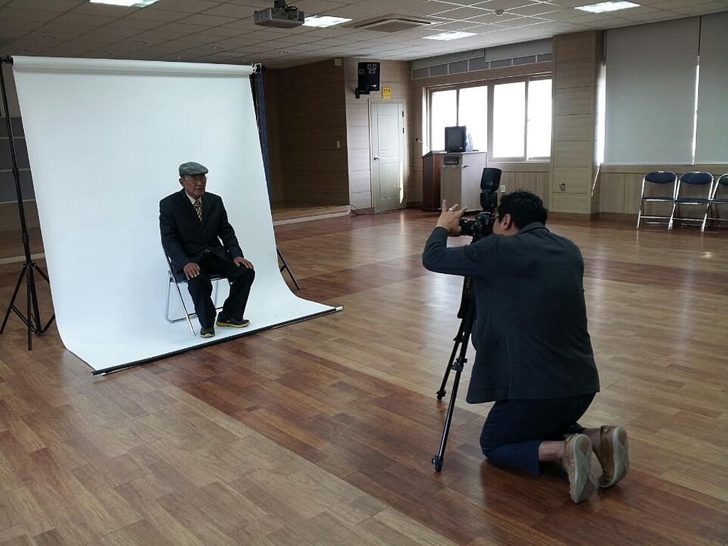 가회면 어르신 대상‘장수사진 촬영’행사 열려 