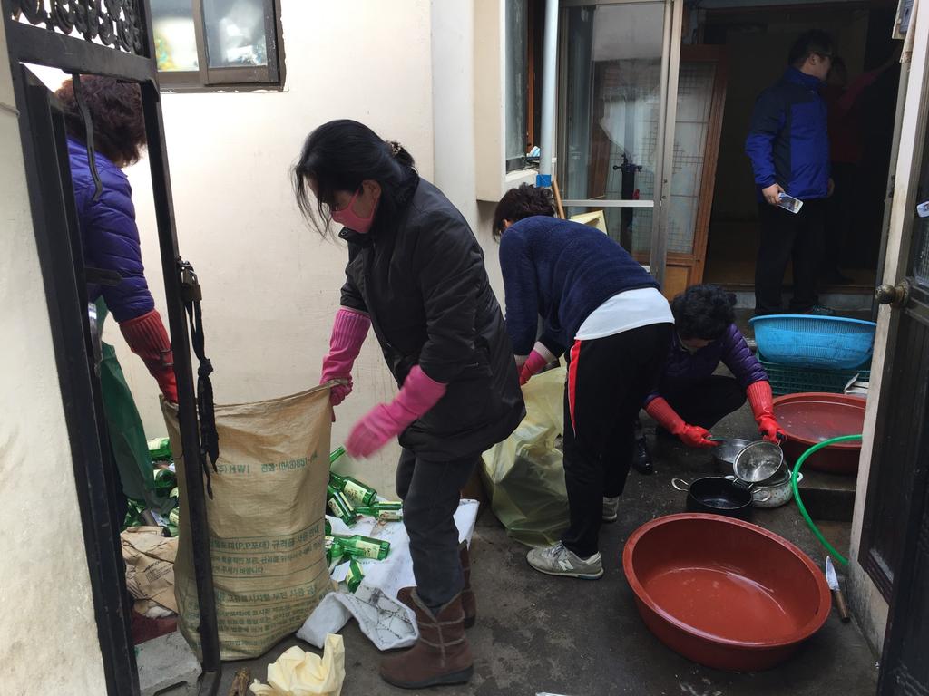 어려운 노인 주거환경개선 봉사활동 실시
