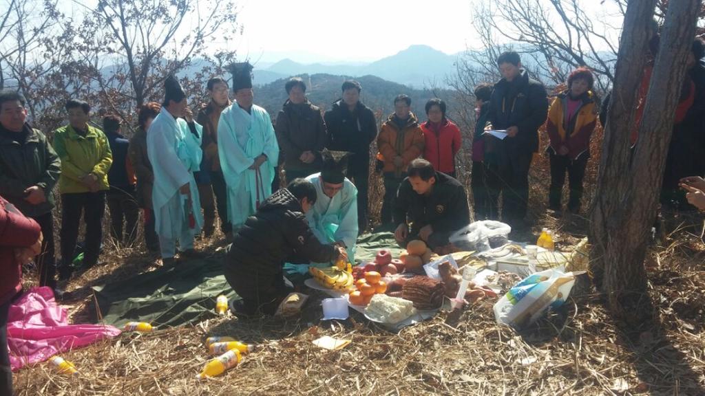 봉두산 시산제 및 면민 안녕 기원제 개최