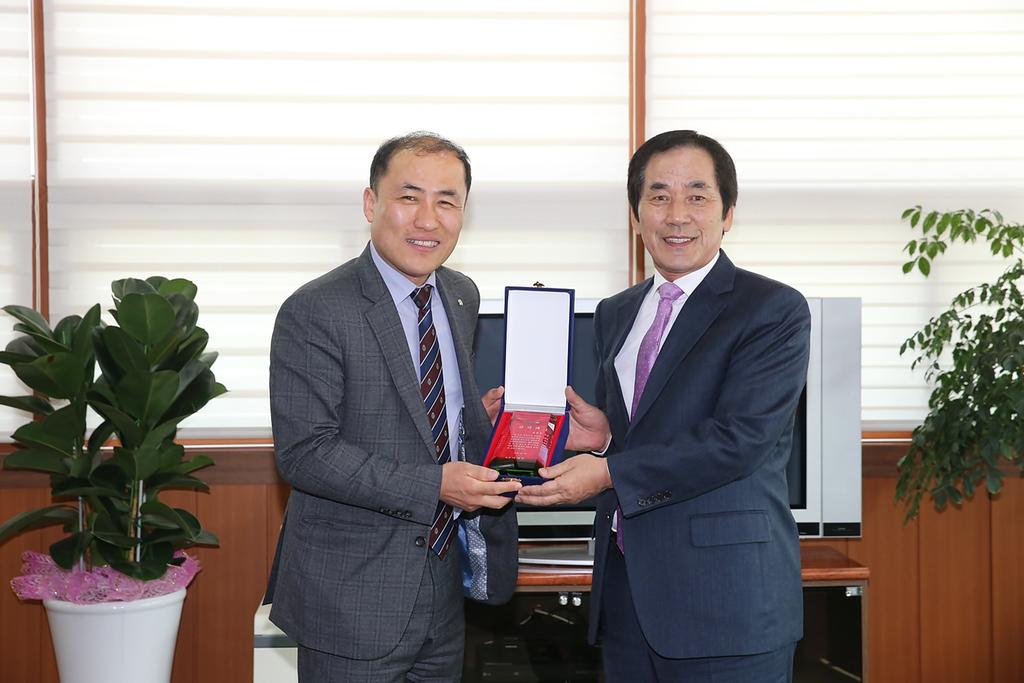 합천군, 초록우산어린이재단으로부터 감사패 받아