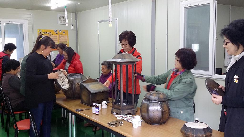 쌍책면 중촌마을 한지공예 교실 개강