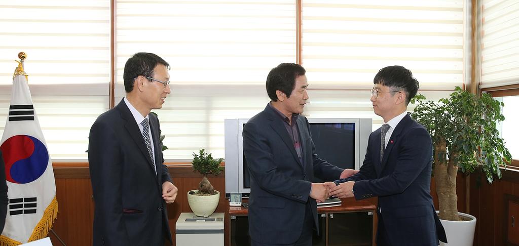 합천 이노티안경원 양파라면(100만원 상당) 기탁