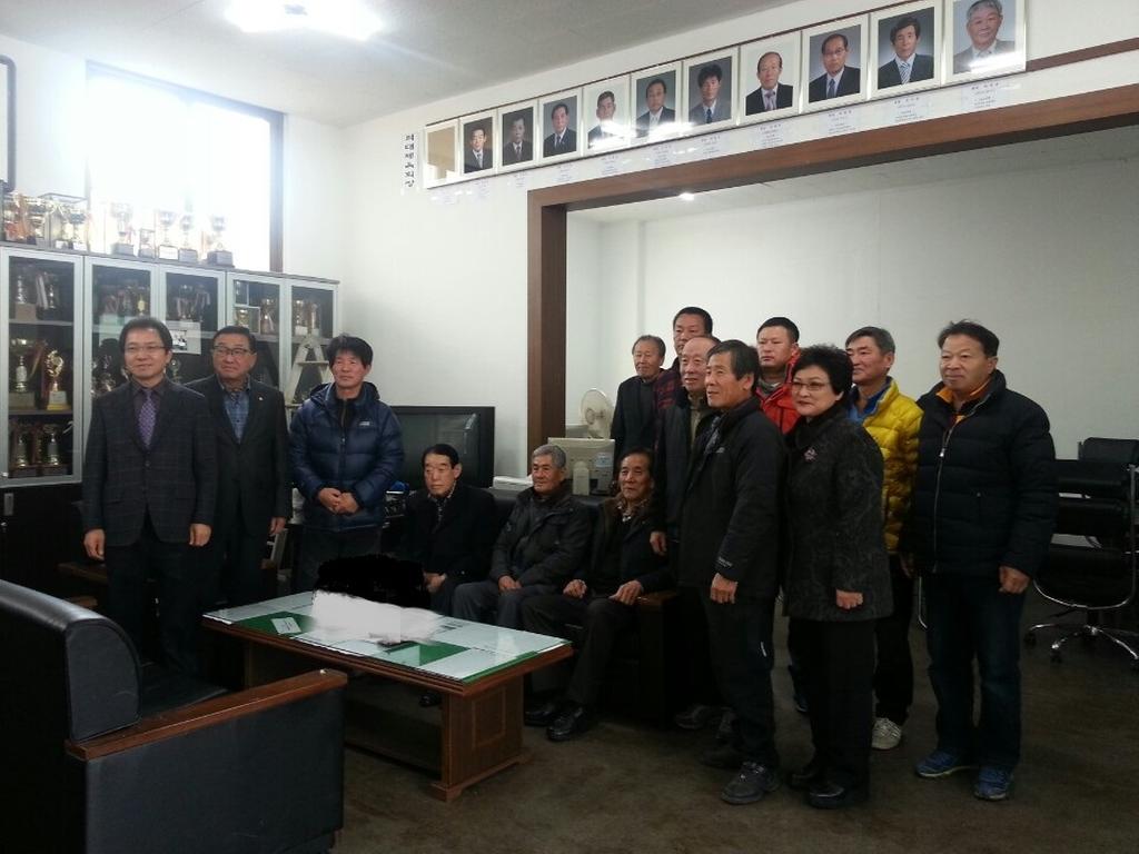 역대 초계면체육회장 사진 제막식 가져