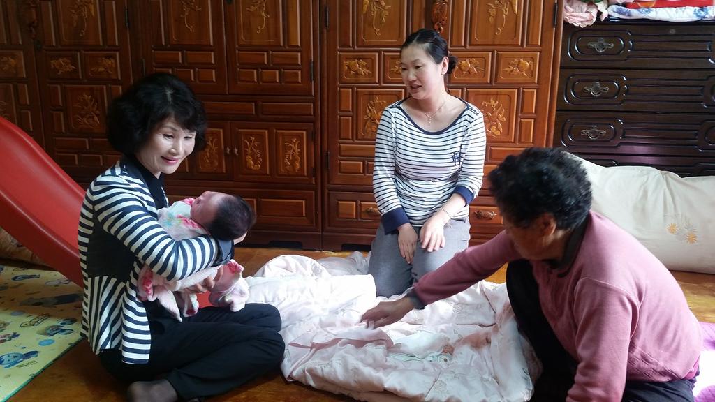 율곡면 인구증가특수시책, 출산 가정 축하 방문