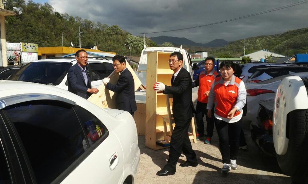 목린회, 어린이날 선물로 책상․의자 등 합천군에 기탁