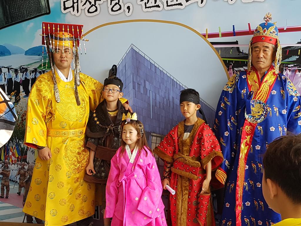 대장경판 이운행렬 및 고려시대 복식 체험 인기리에 운영 중