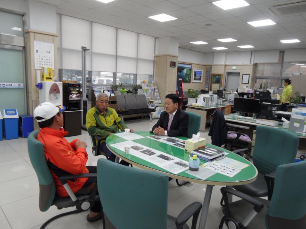 “면사무소가 내 집처럼 편안해졌어요.”