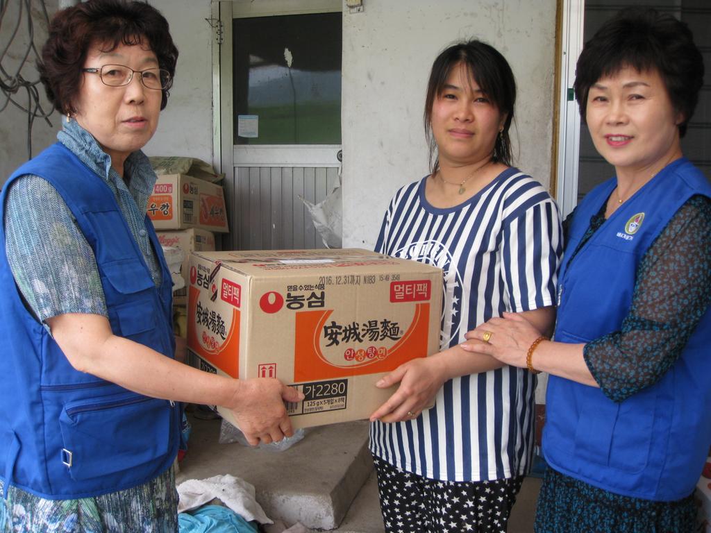 청덕면 바르게살기협의회, 어려운 가정 물품 전달