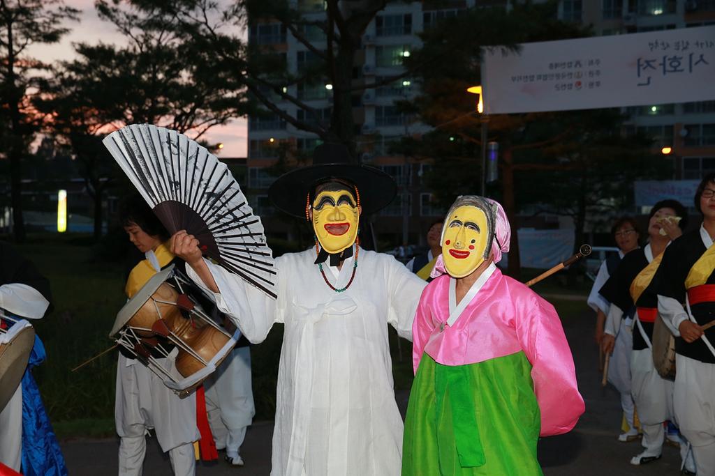 세상을 바꾸는 예술, 2016 합천예술제 개막