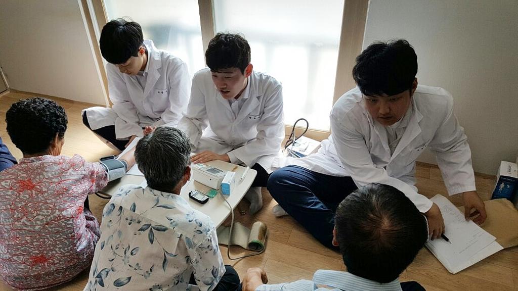 부산의대 에코회 합천군 적중면 양림마을에서 의료 봉사 실시