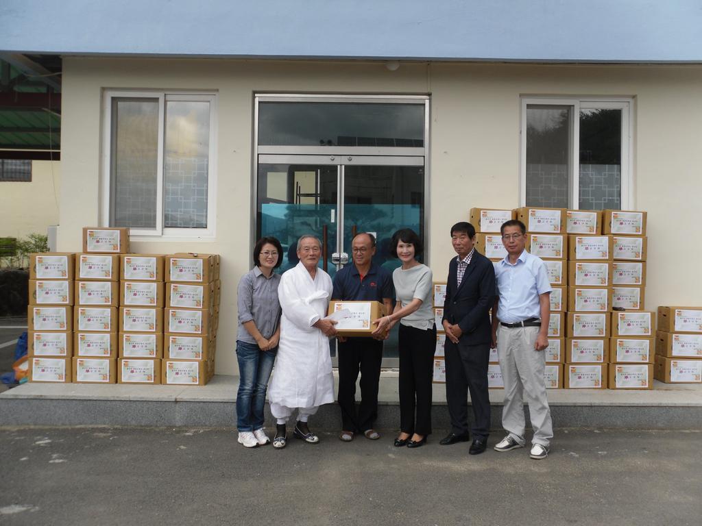 율곡면 영전수변공원 재배 고구마 관내 경로당 전달