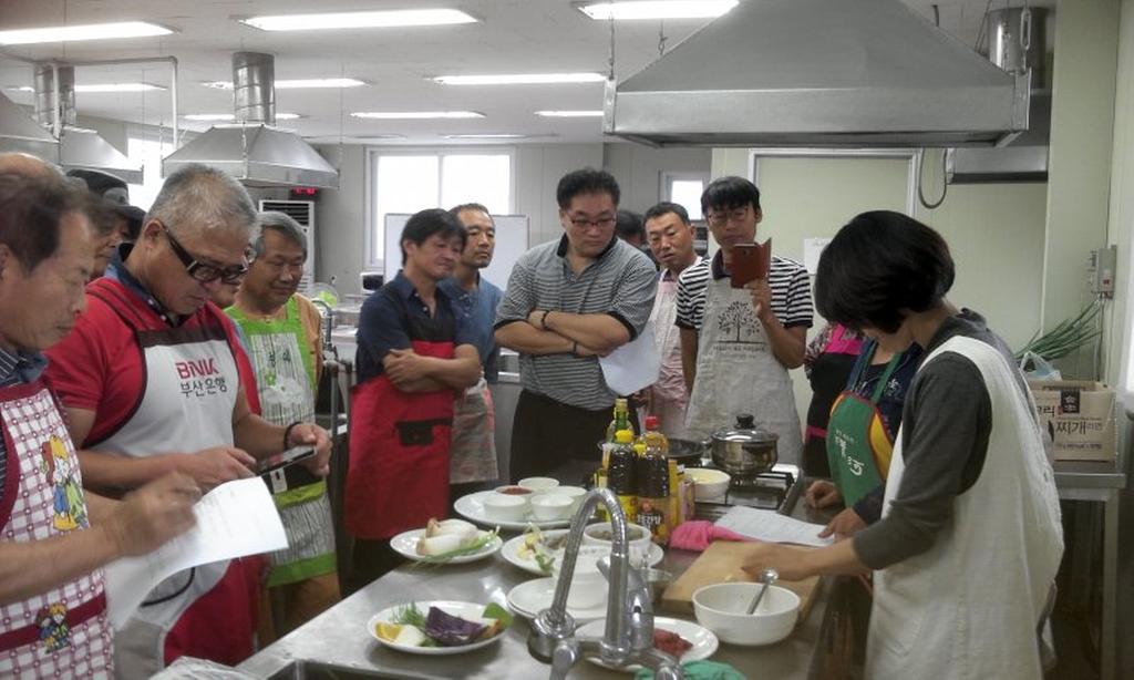 합천군, 남편요리교실 인기리에 운영 중