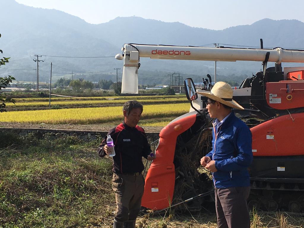 적중면장 영농현장 방문 농업인 격려 나서...