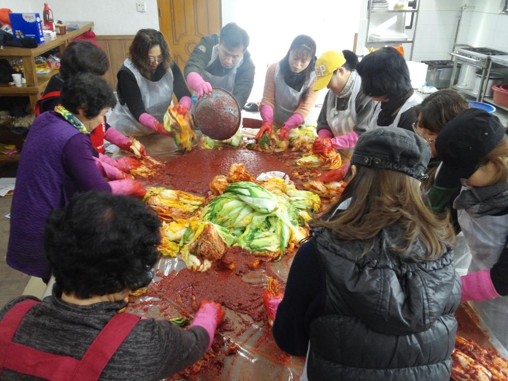 삼가면 청년회·자원봉사회 김장나눔 행사