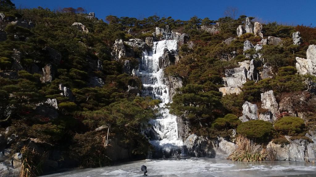 합천대장경테마파크, 꽁꽁 언 인공폭포 장관